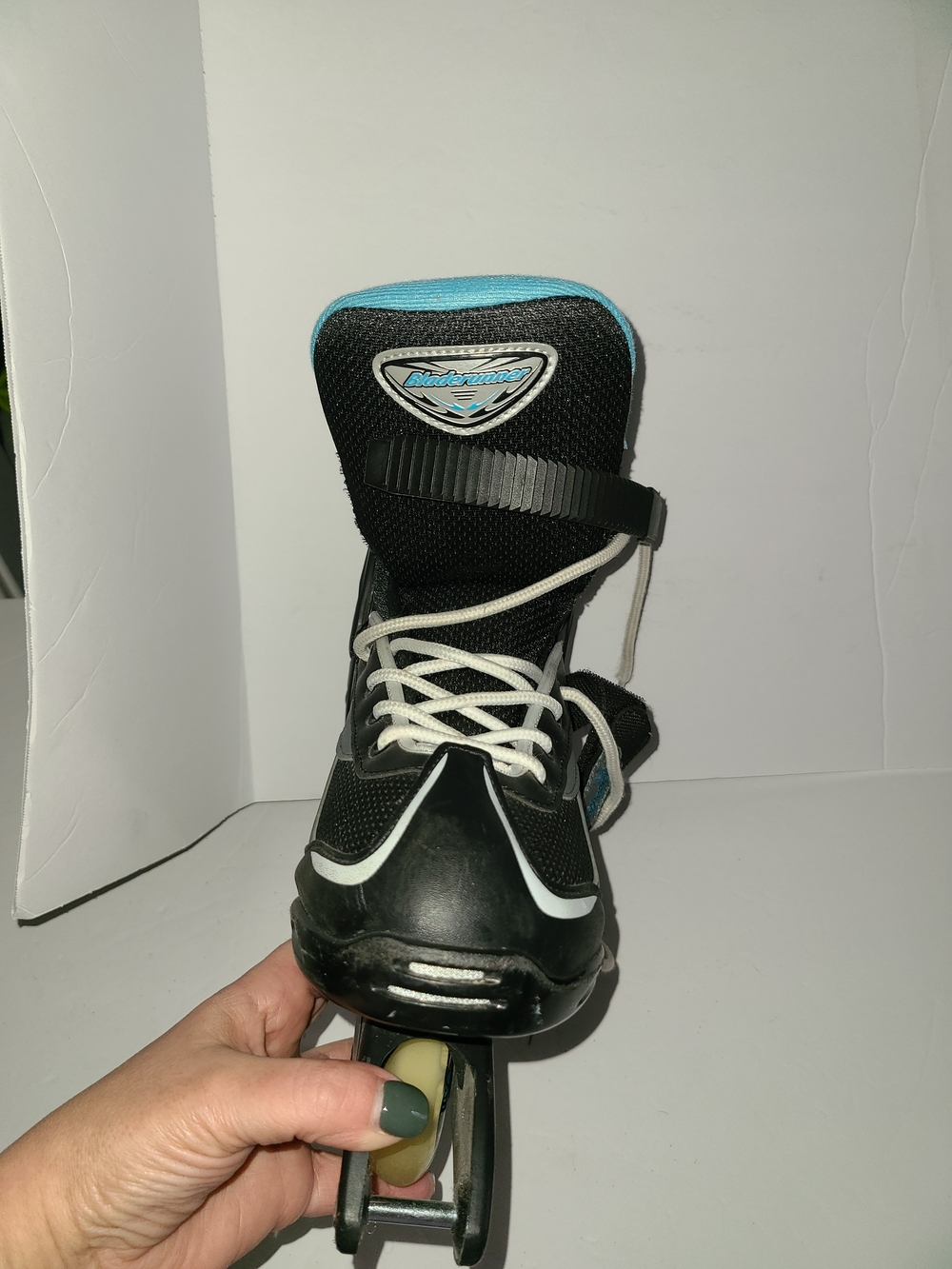 Adjustable Women's Inline Skate - Black & Blue - Picture 9 of 9